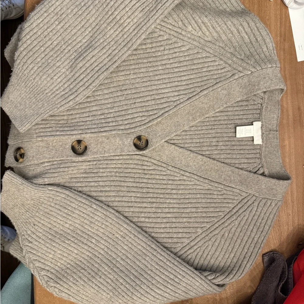 H&M Light Gray Ribbed Cardigan - Picture 1 of 4